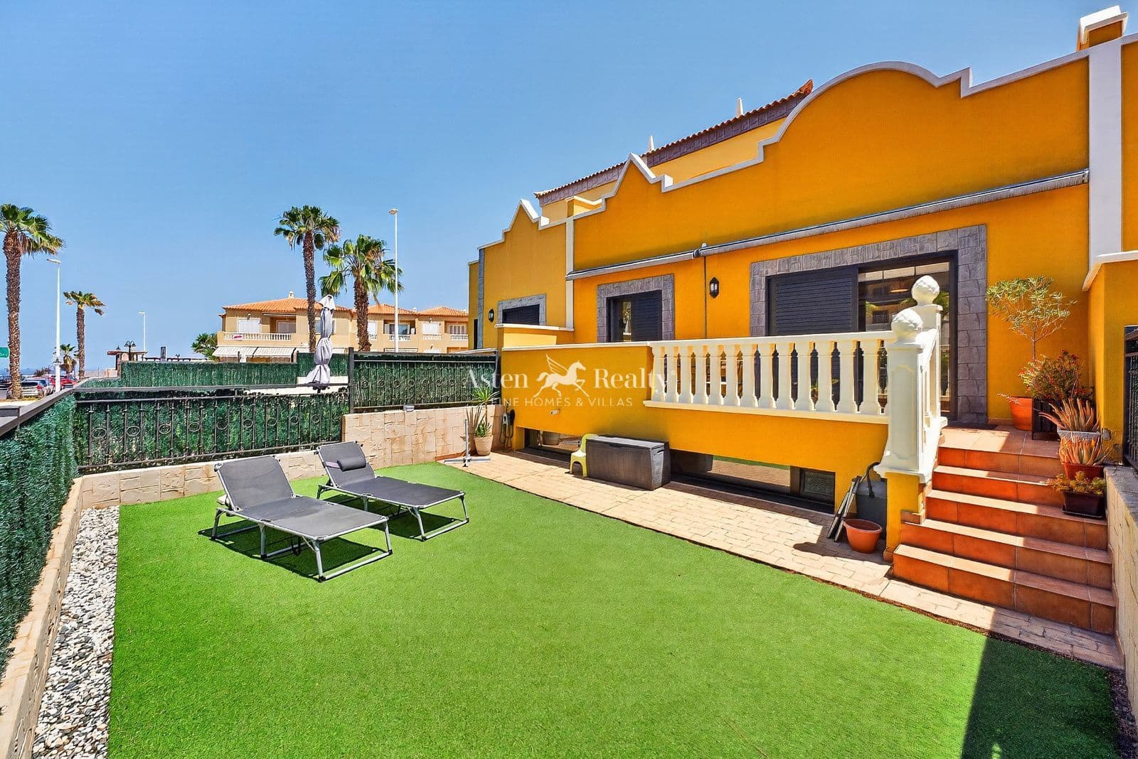 Casa de 4 habitaciones en Playa del Duque en venta con piscina garaje - 980.000 € (Ref: 10014789)
