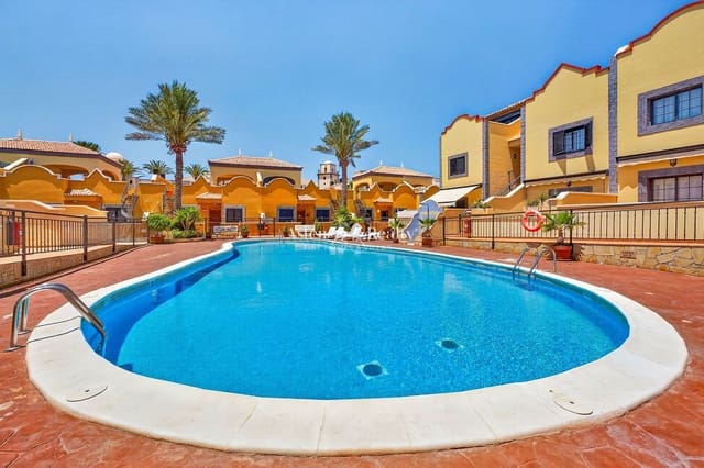 4 sypialnia Dom na sprzedaż w Playa del Duque, Adeje z basenem garażem - 980 000 € (Ref: 10014789)
