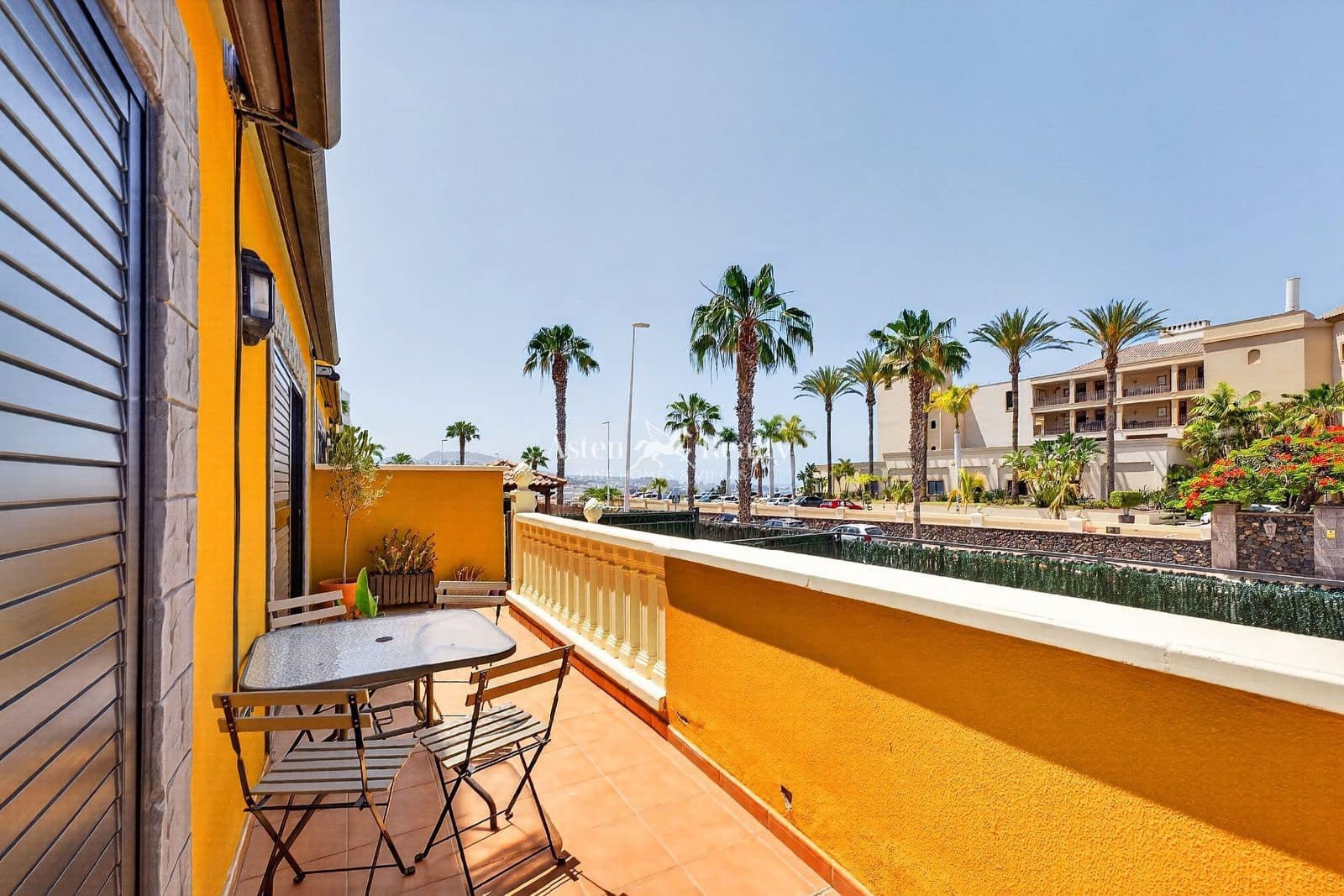 Casa de 4 habitaciones en Playa del Duque en venta con piscina garaje - 980.000 € (Ref: 10014789)