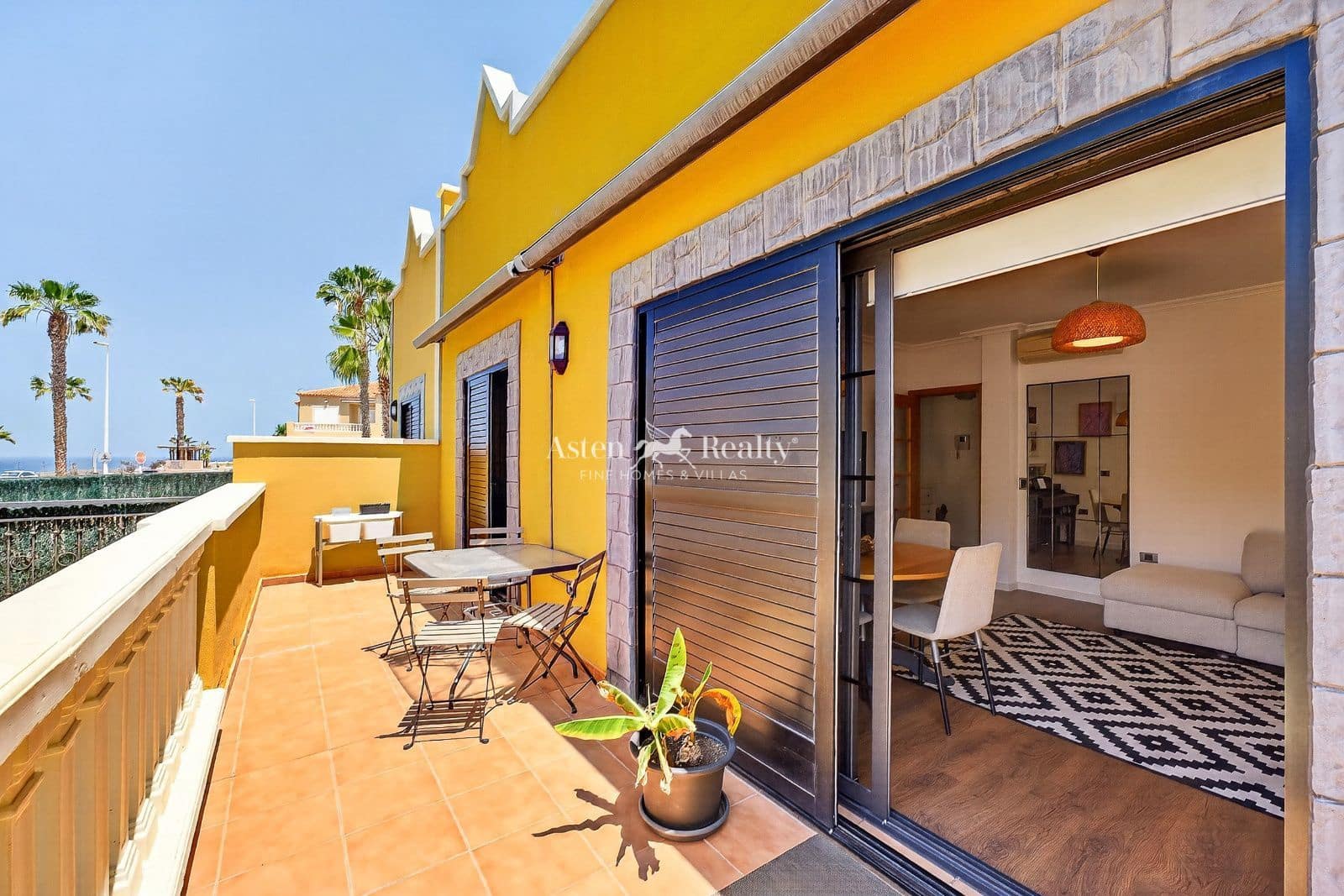 Casa de 4 habitaciones en Playa del Duque en venta con piscina garaje - 980.000 € (Ref: 10014789)