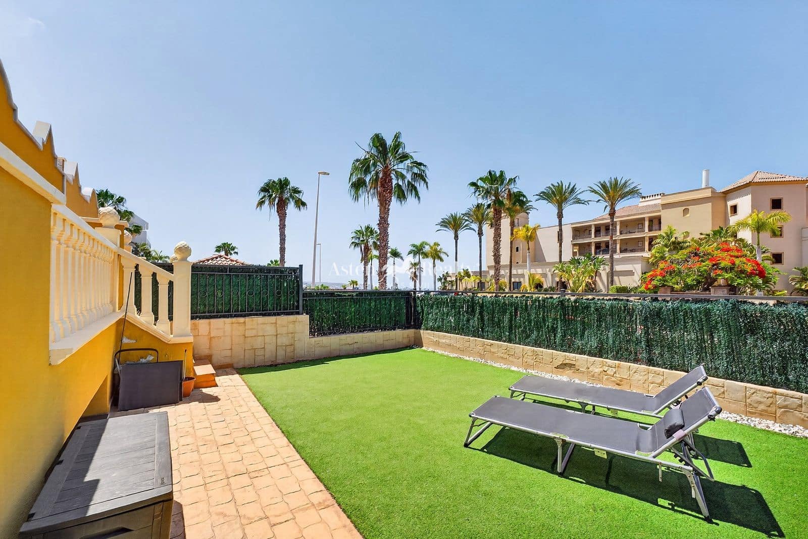 Casa de 4 habitaciones en Playa del Duque en venta con piscina garaje - 980.000 € (Ref: 10014789)