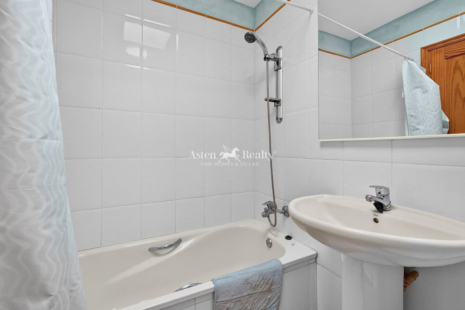 4 chambre Villa/Maison à vendre à Torviscas avec piscine garage - 595 000 € (Ref: 10031263)