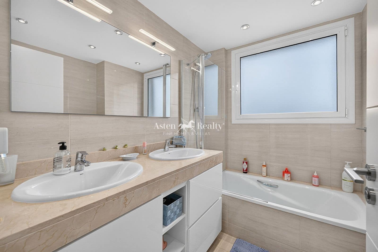 2 sovrum Villa till salu i Puerto Santiago med pool garage - 795 000 € (Ref: 10034334)