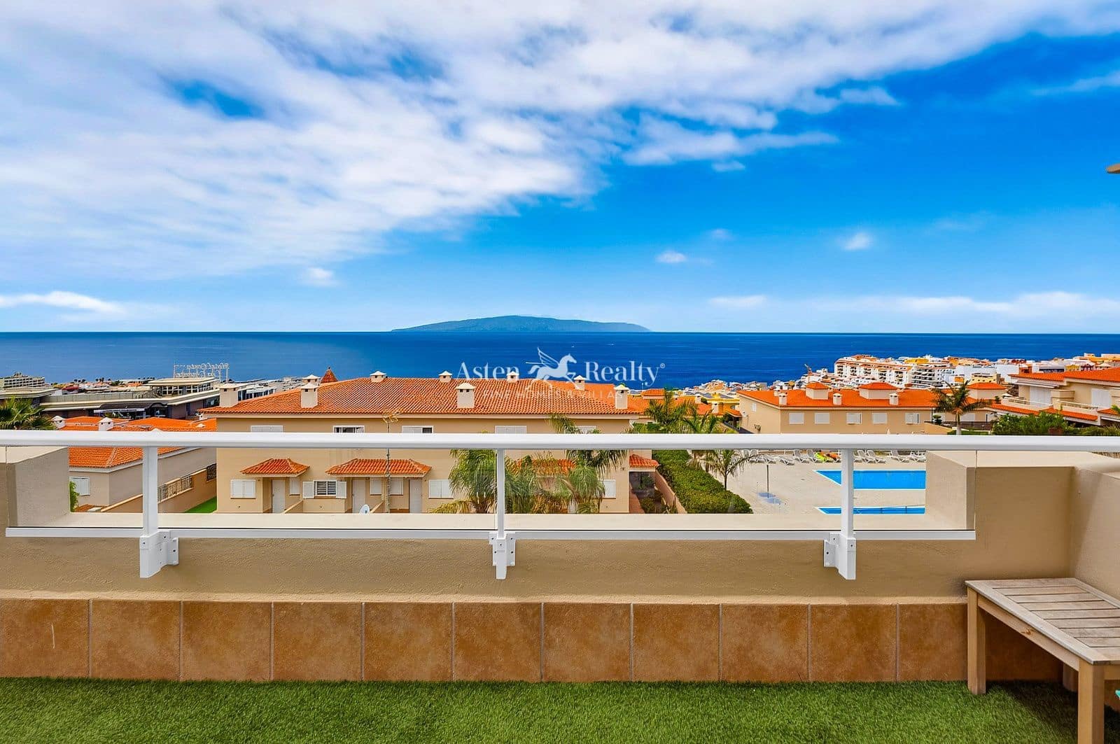 2 sovrum Villa till salu i Puerto Santiago med pool garage - 795 000 € (Ref: 10034334)