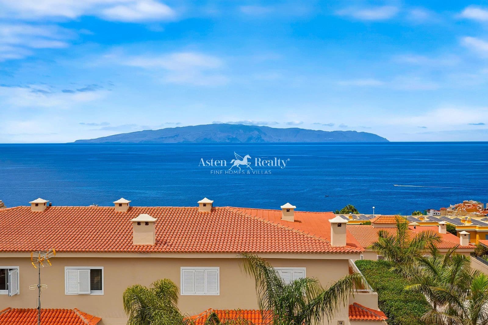 2 sovrum Villa till salu i Puerto Santiago med pool garage - 795 000 € (Ref: 10034334)