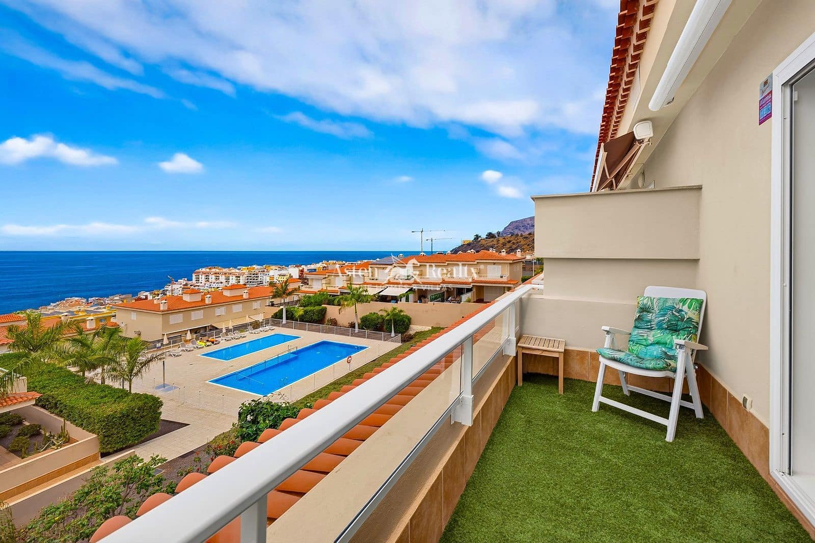 2 sovrum Villa till salu i Puerto Santiago med pool garage - 795 000 € (Ref: 10034334)