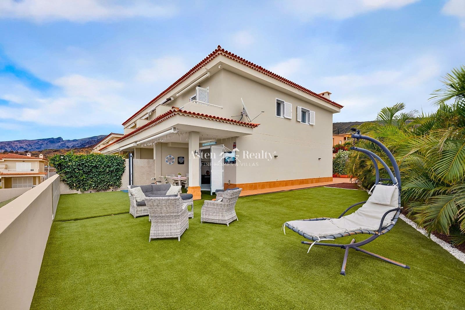 2 sovrum Villa till salu i Puerto Santiago med pool garage - 795 000 € (Ref: 10034334)