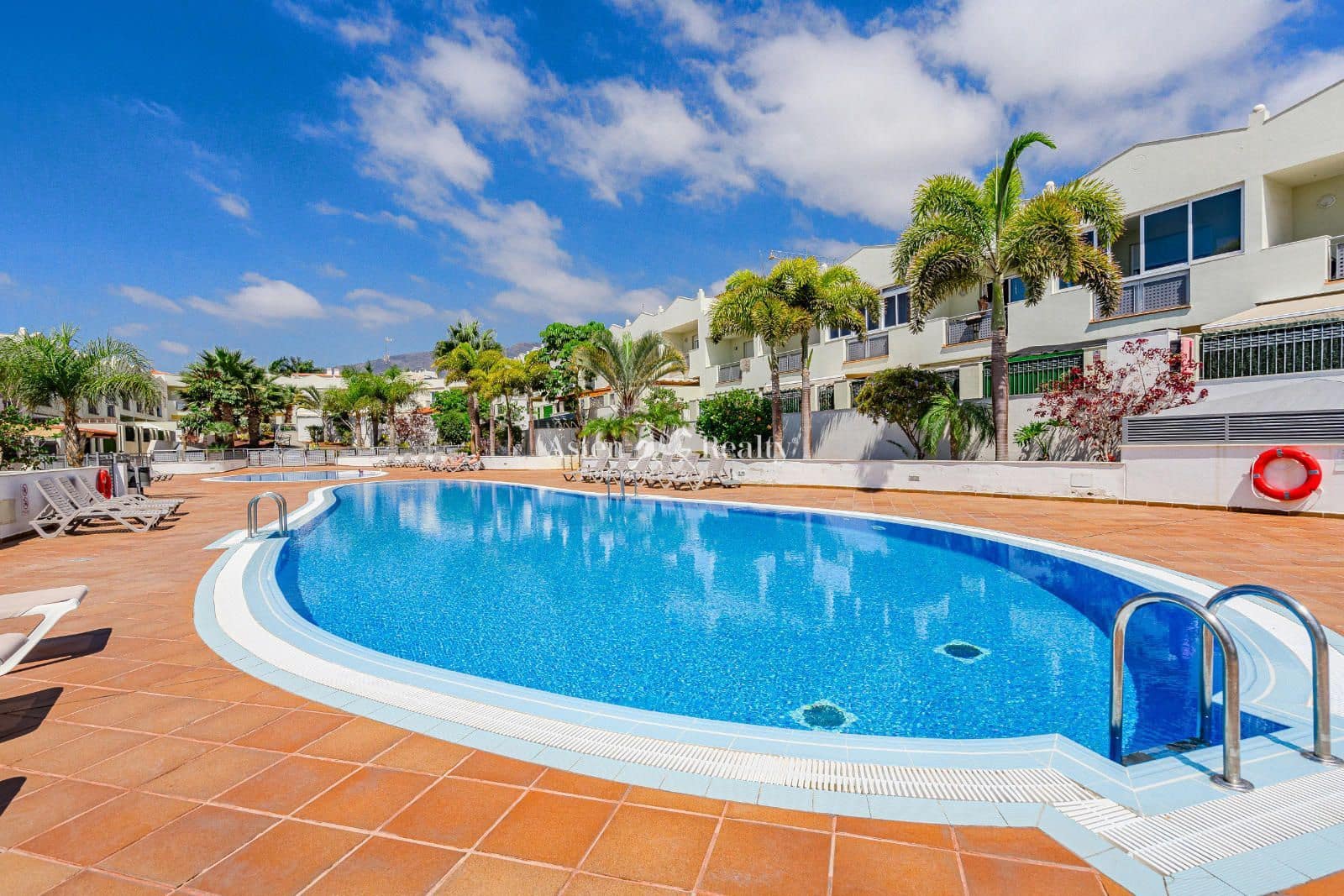 Business for sale in Torviscas with garage - € 2,200,000 (Ref: 10034533)