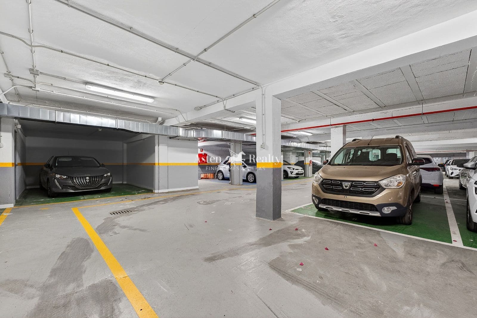 Garage te koop in Los Cristianos - € 15.500 (Ref: 10035640)