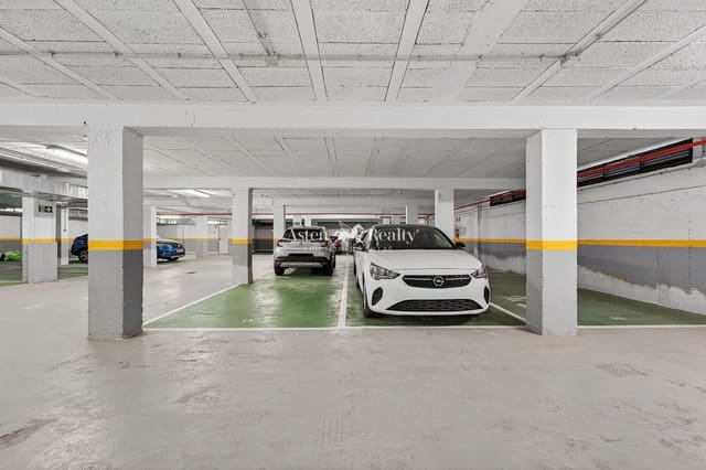 Garage te koop in Los Cristianos, Arona - € 15.500 (Ref: 10035640)