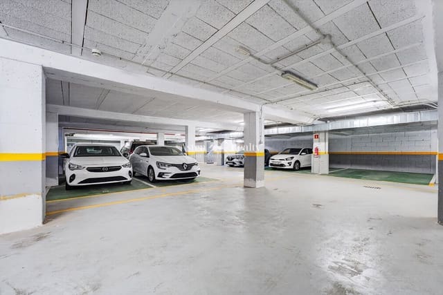 Garage te koop in Los Cristianos, Arona - € 15.500 (Ref: 10035640)
