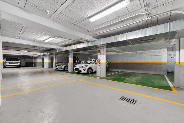 Garage te koop in Los Cristianos, Arona - € 15.500 (Ref: 10035640)