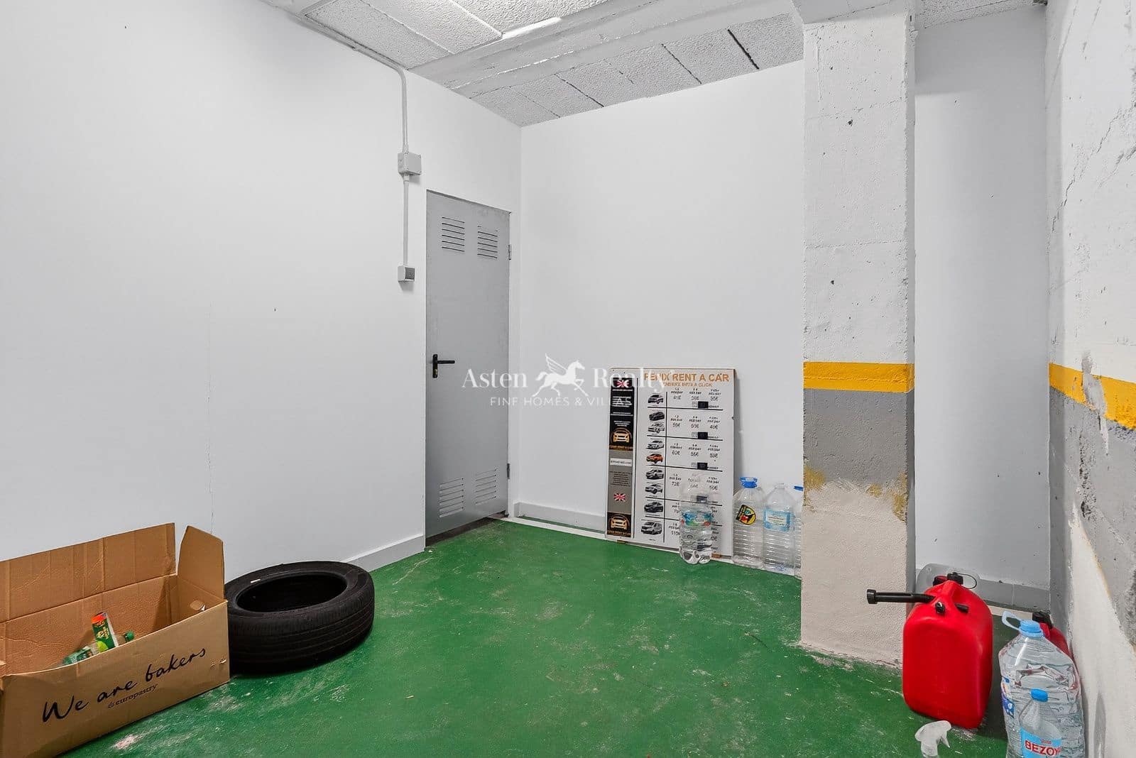 Garage te koop in Los Cristianos - € 30.500 (Ref: 10035641)