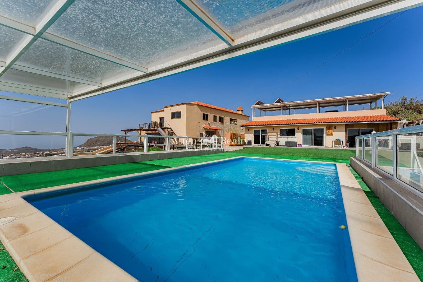 6 quarto Moradia para venda em San Miguel de Abona com piscina garagem - 820 000 € (Ref: 10035724)