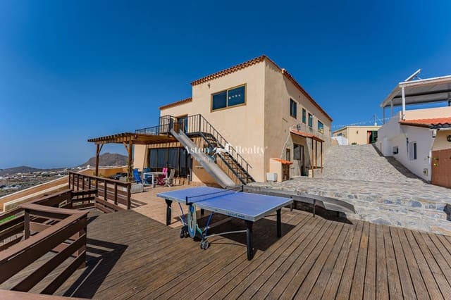 6 quarto Moradia para venda em San Miguel de Abona com piscina garagem - 820 000 € (Ref: 10035724)