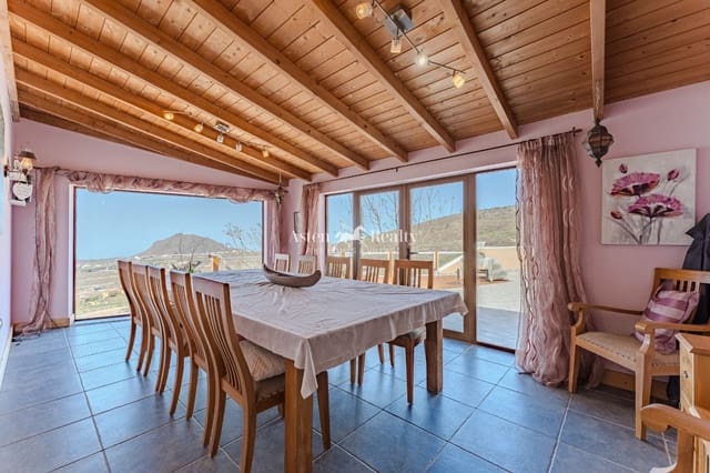 6 quarto Moradia para venda em San Miguel de Abona com piscina garagem - 820 000 € (Ref: 10035724)