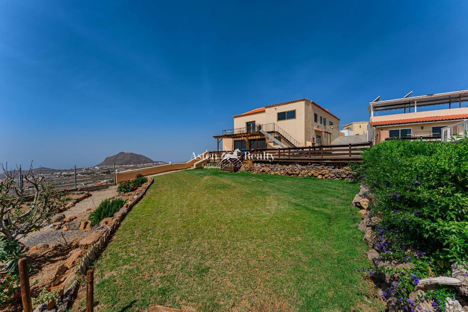 6 quarto Moradia para venda em San Miguel de Abona com piscina garagem - 820 000 € (Ref: 10035724)