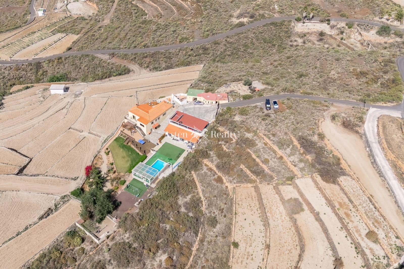 6 quarto Moradia para venda em San Miguel de Abona com piscina garagem - 820 000 € (Ref: 10035724)