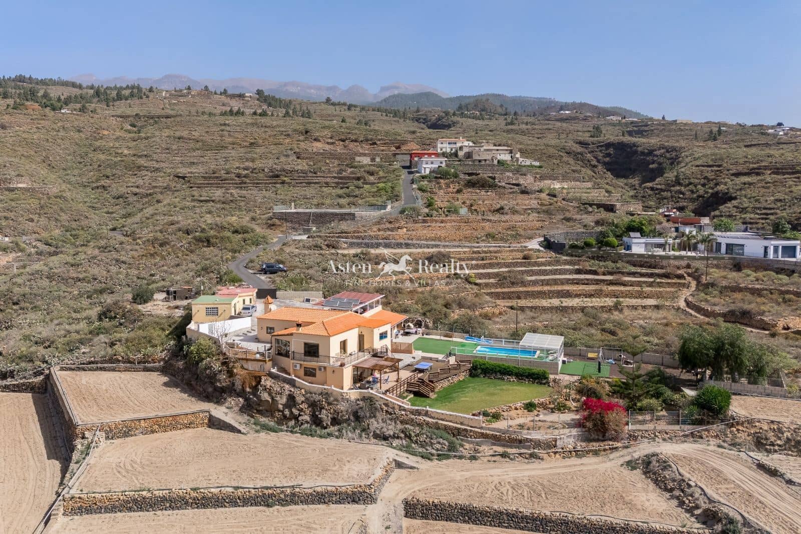 6 quarto Moradia para venda em San Miguel de Abona com piscina garagem - 820 000 € (Ref: 10035724)