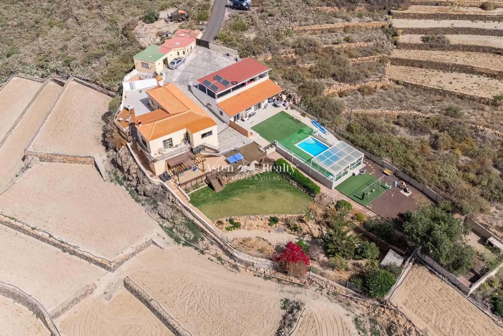 6 quarto Moradia para venda em San Miguel de Abona com piscina garagem - 820 000 € (Ref: 10035724)