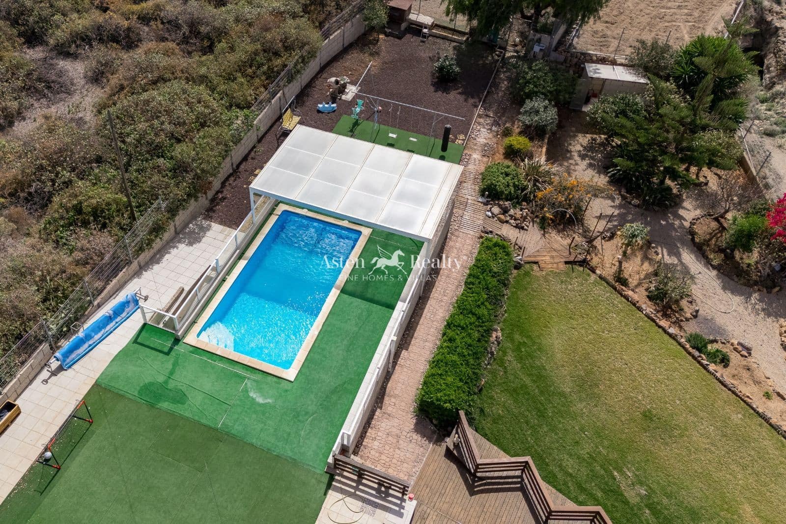 6 quarto Moradia para venda em San Miguel de Abona com piscina garagem - 820 000 € (Ref: 10035724)