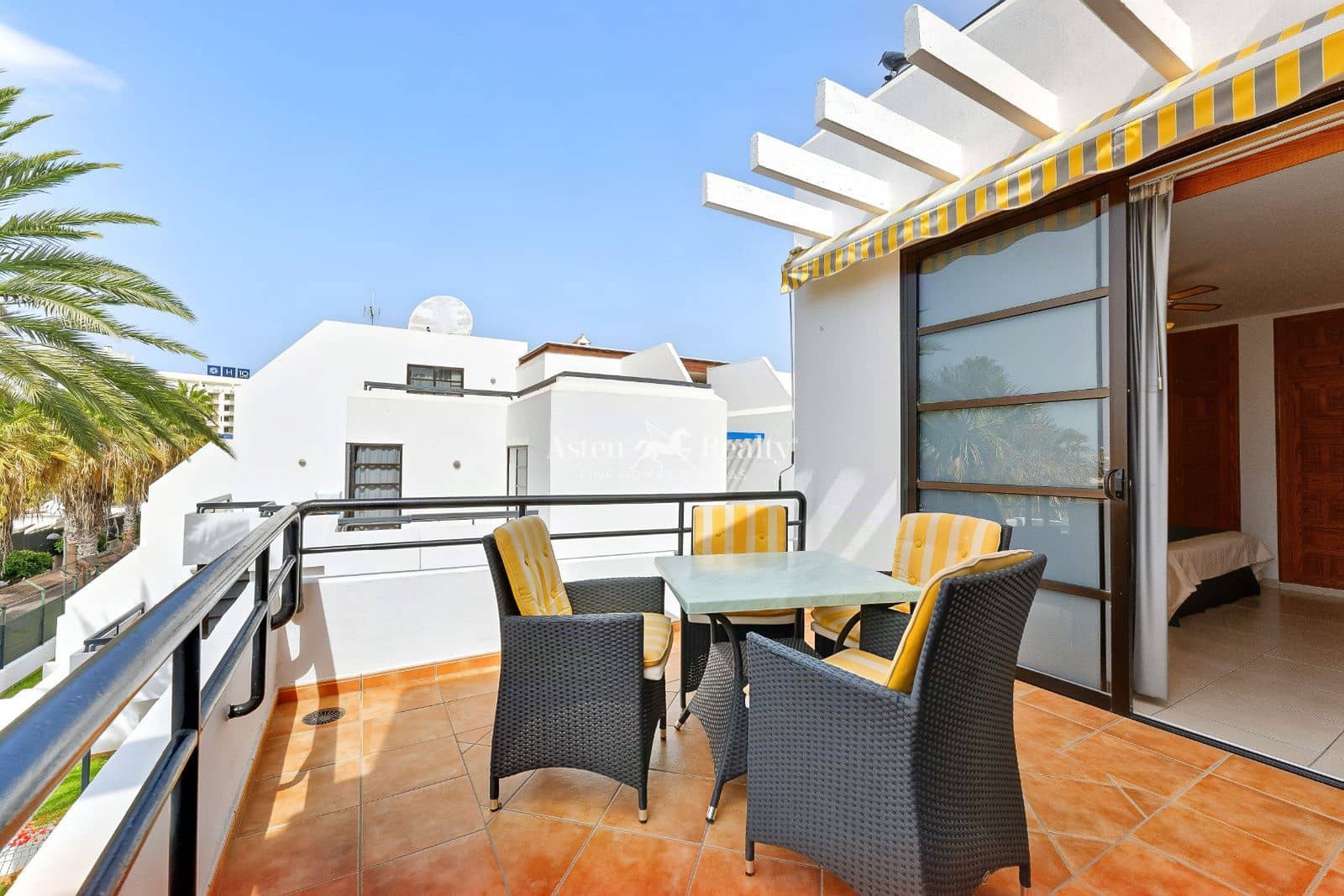 1 sypialnia Penthouse na sprzedaż w Playa de las Americas z basenem - 385 000 € (Ref: 10060654)