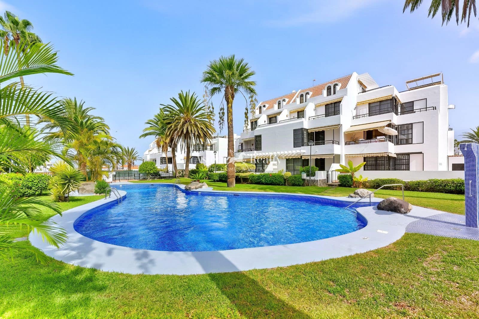 1 sypialnia Penthouse na sprzedaż w Playa de las Americas z basenem - 385 000 € (Ref: 10060654)