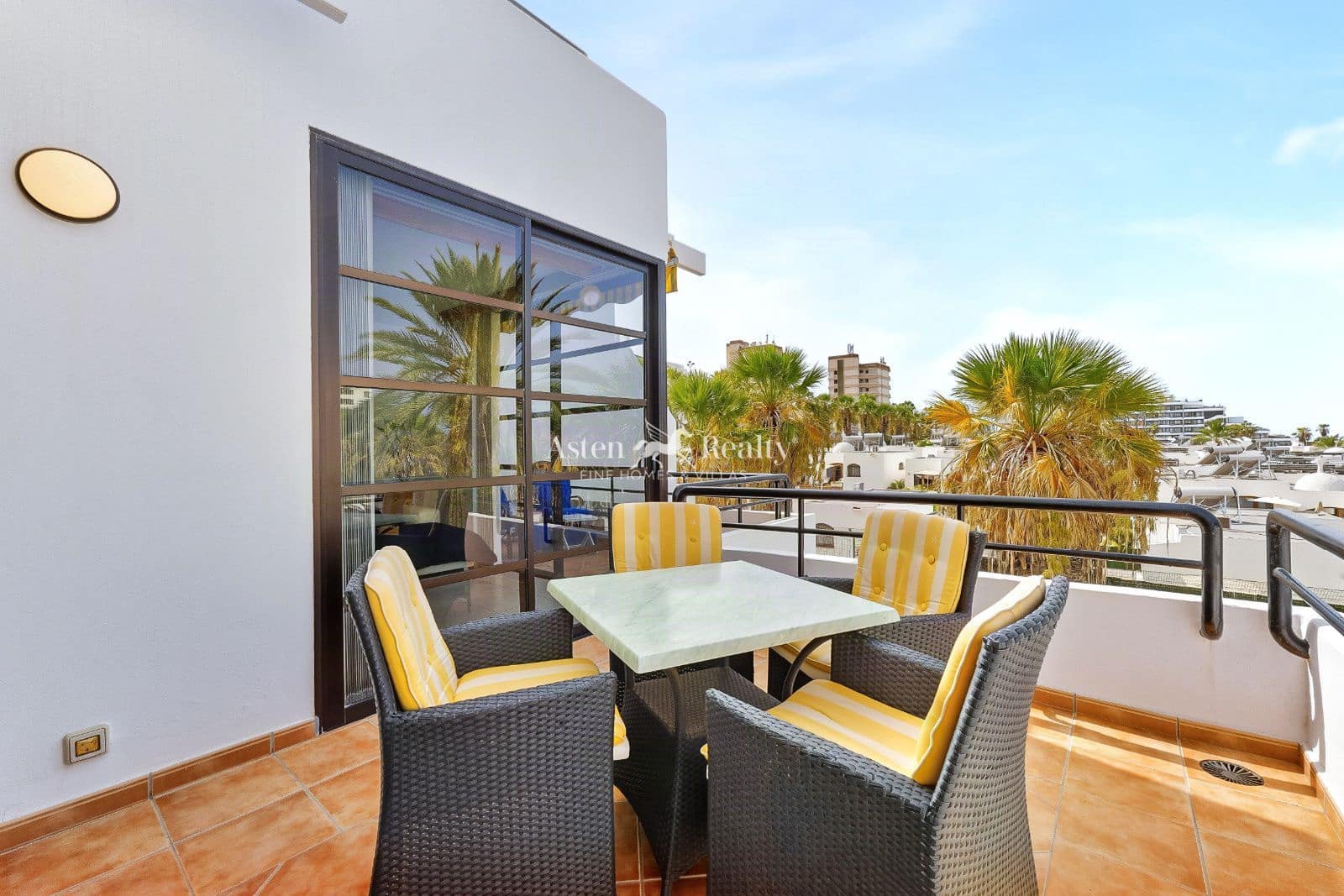 1 sypialnia Penthouse na sprzedaż w Playa de las Americas z basenem - 385 000 € (Ref: 10060654)