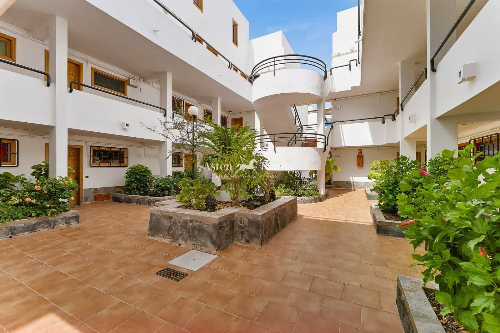 1 sypialnia Penthouse na sprzedaż w Playa de las Americas z basenem - 385 000 € (Ref: 10060654)