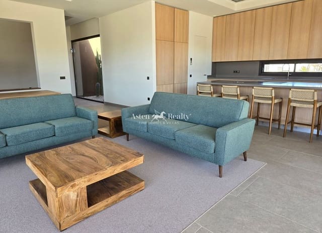 3 sypialnia Willa na sprzedaż w Corralejo, La Oliva z basenem garażem - 1 850 000 € (Ref: 10061008)