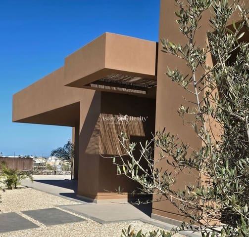 3 sypialnia Willa na sprzedaż w Corralejo, La Oliva z basenem garażem - 1 850 000 € (Ref: 10061008)