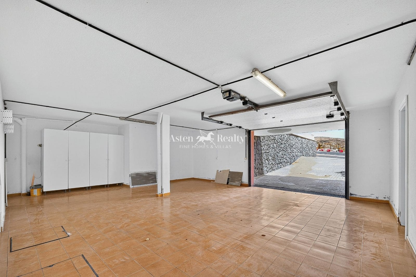 3 sypialnia Willa na sprzedaż w El Medano z basenem garażem - 685 000 € (Ref: 10077055)