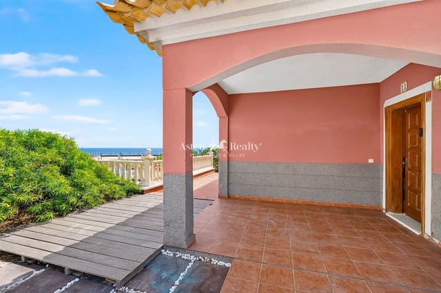 3 sypialnia Willa na sprzedaż w El Medano, Granadilla de Abona z basenem garażem - 685 000 € (Ref: 10077055)