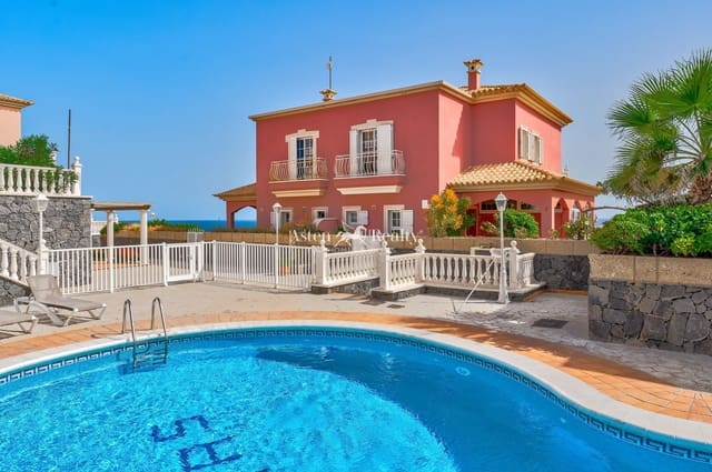3 sypialnia Willa na sprzedaż w El Medano, Granadilla de Abona z basenem garażem - 685 000 € (Ref: 10077055)