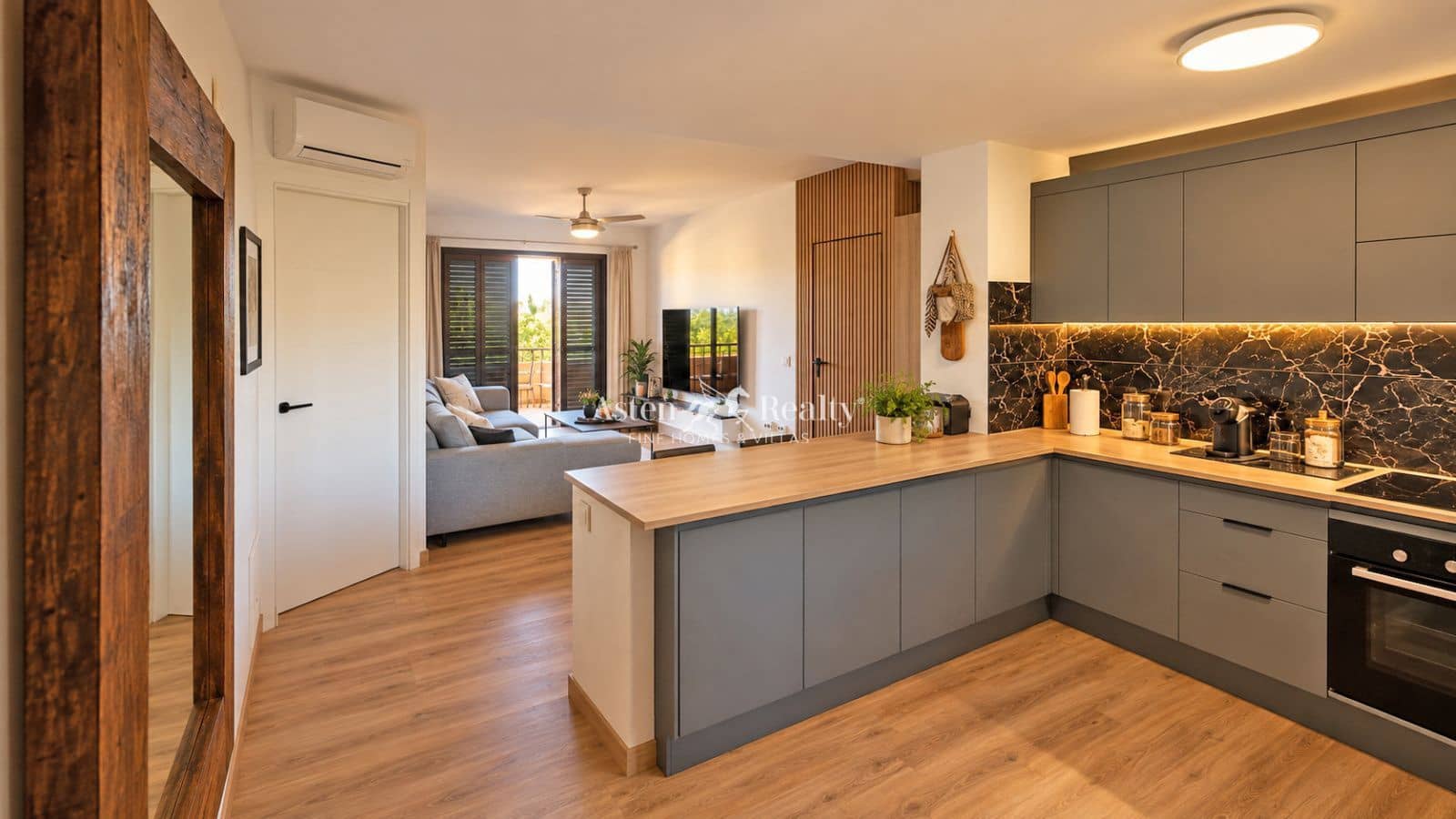 3 sovrum Lägenhet till salu i Playa del Duque med pool - 539 000 € (Ref: 10086757)