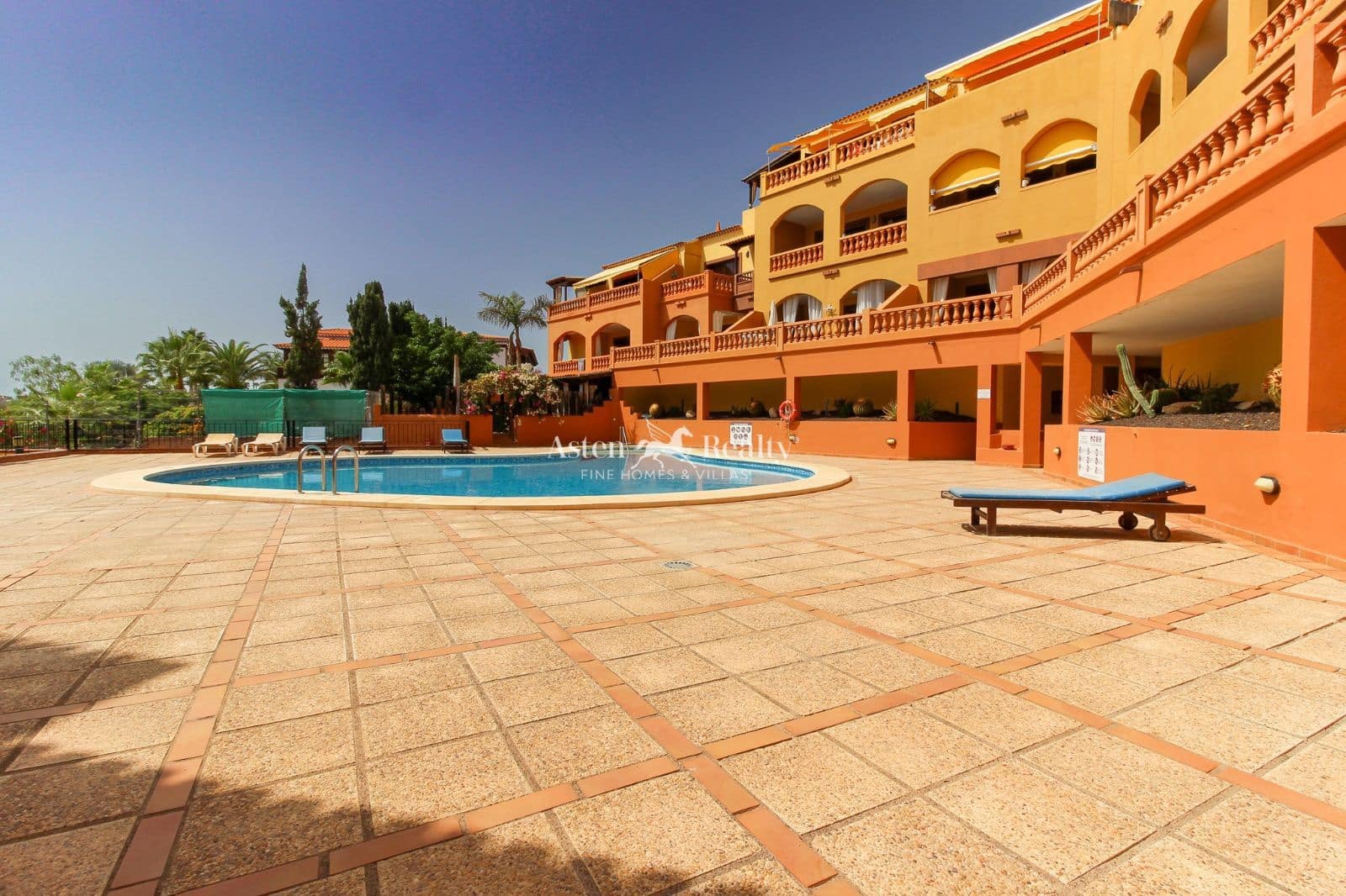 3 sovrum Lägenhet till salu i Playa del Duque med pool - 539 000 € (Ref: 10086757)