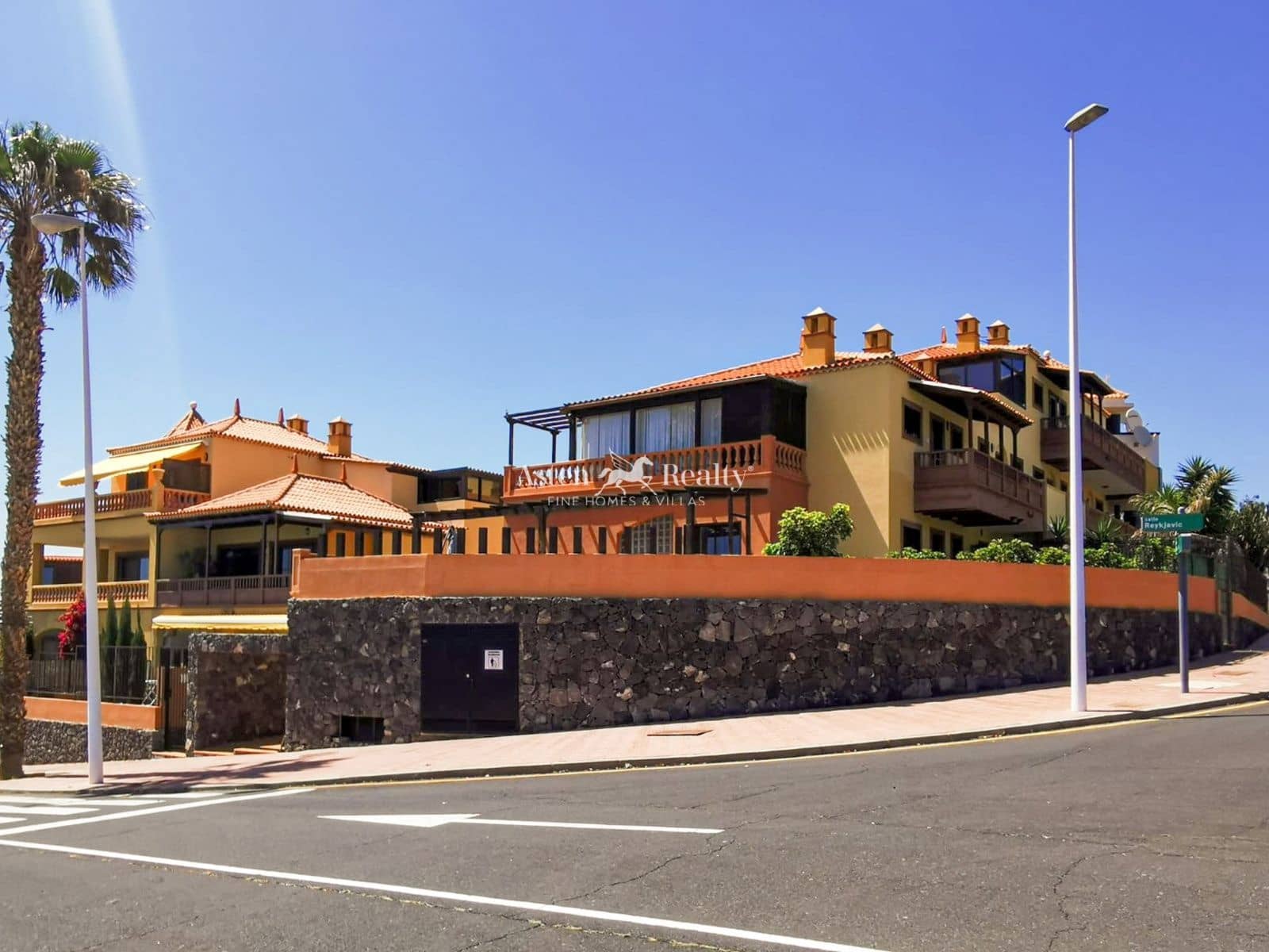 3 sovrum Lägenhet till salu i Playa del Duque med pool - 539 000 € (Ref: 10086757)
