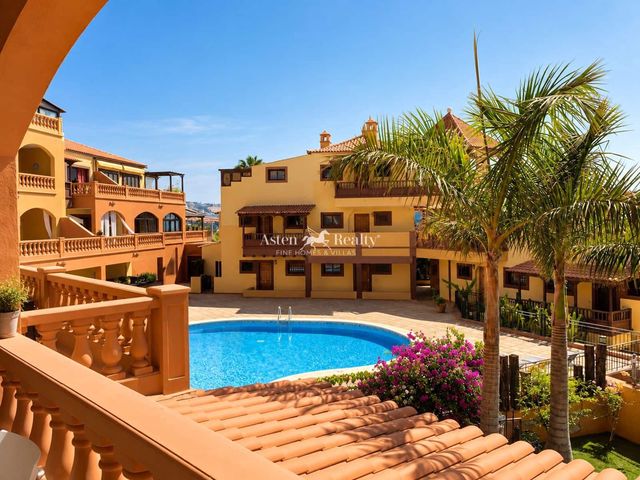3 slaapkamer Flat te koop in Playa del Duque, Adeje met zwembad - € 539.000 (Ref: 10086757)