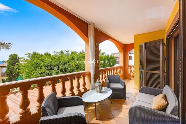 3 chambre Appartement à vendre à Playa del Duque, Adeje avec piscine - 529 000 € (Ref: 10086757)