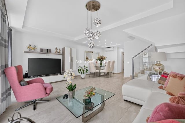 Casa de 3 habitaciones en Los Cristianos, Arona en venta con piscina garaje - 990.000 € (Ref: 10091503)