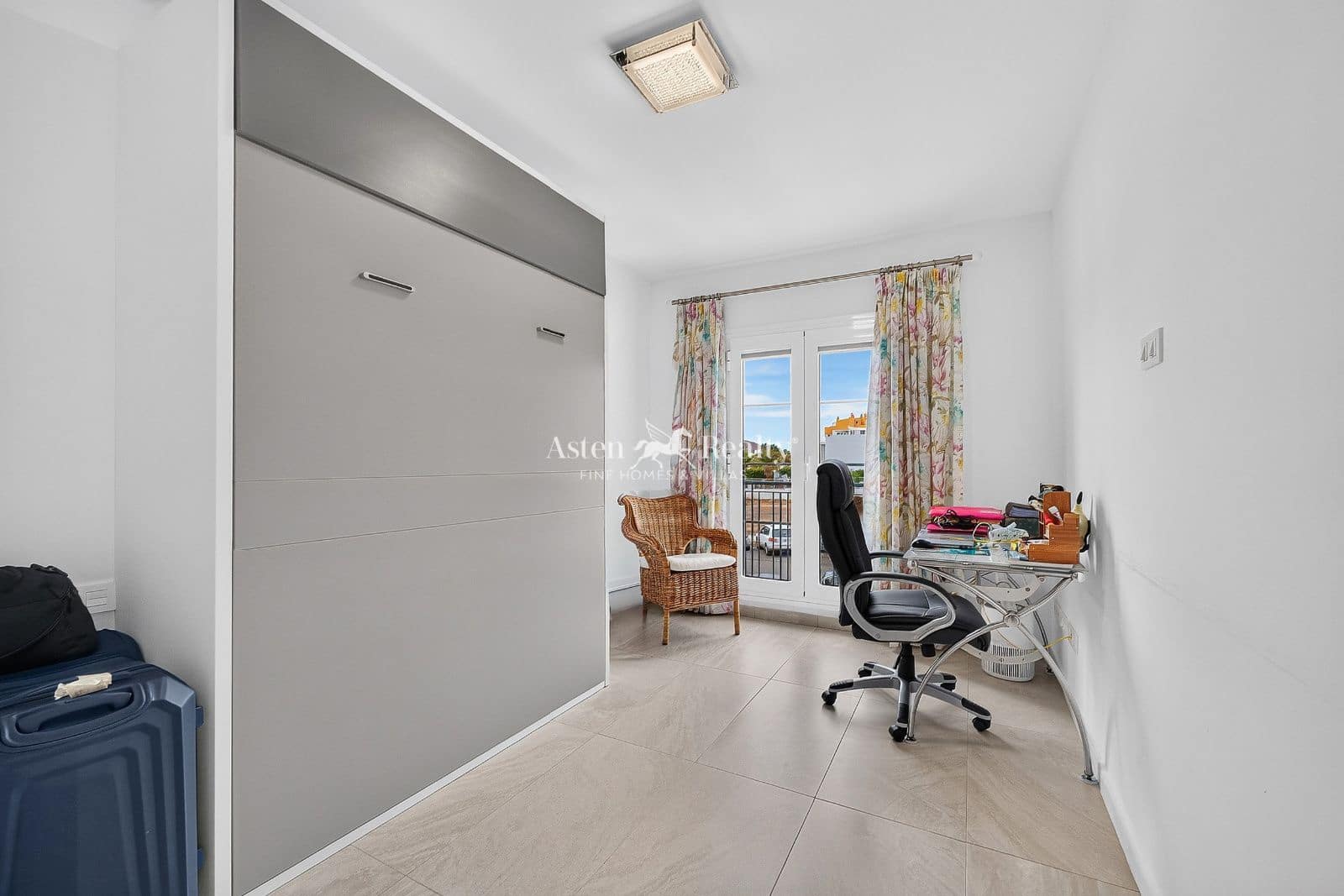 Casa de 3 habitaciones en Los Cristianos en venta con piscina garaje - 990.000 € (Ref: 10091503)
