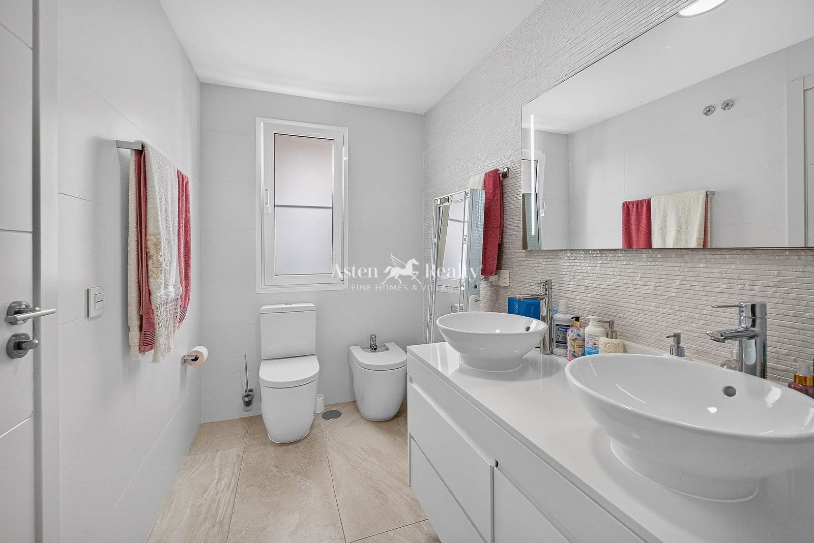 Casa de 3 habitaciones en Los Cristianos en venta con piscina garaje - 990.000 € (Ref: 10091503)