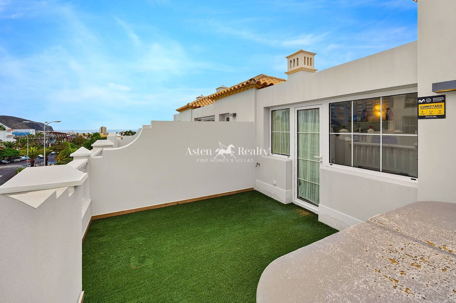 Casa de 3 habitaciones en Los Cristianos en venta con piscina garaje - 990.000 € (Ref: 10091503)