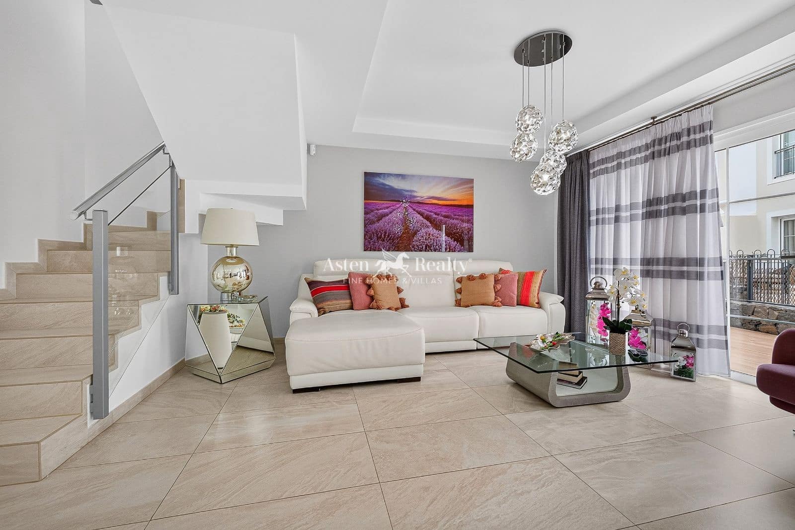 Casa de 3 habitaciones en Los Cristianos en venta con piscina garaje - 990.000 € (Ref: 10091503)