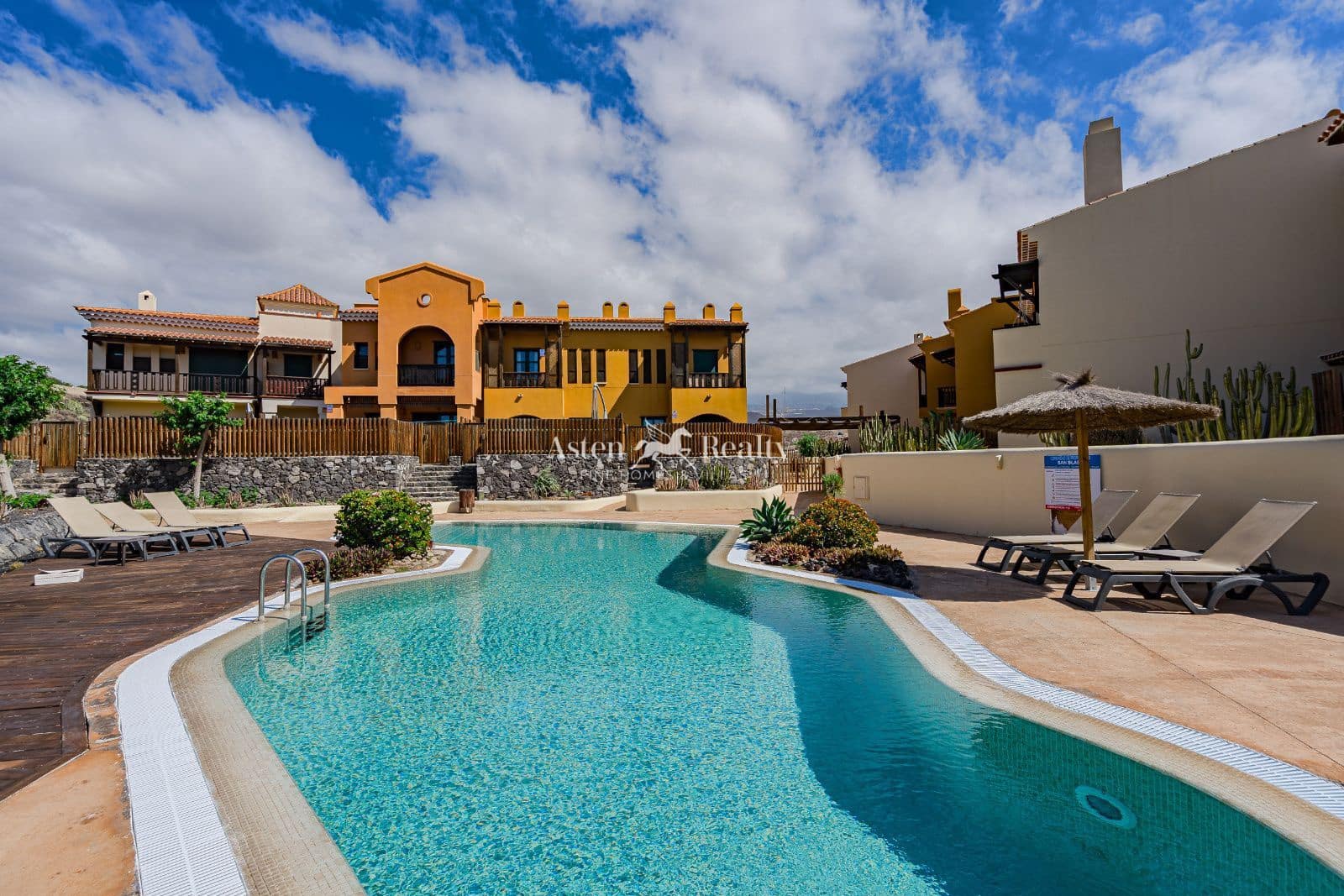3 sovrum Hus till salu i Golf del Sur med pool garage - 495 000 € (Ref: 10097367)