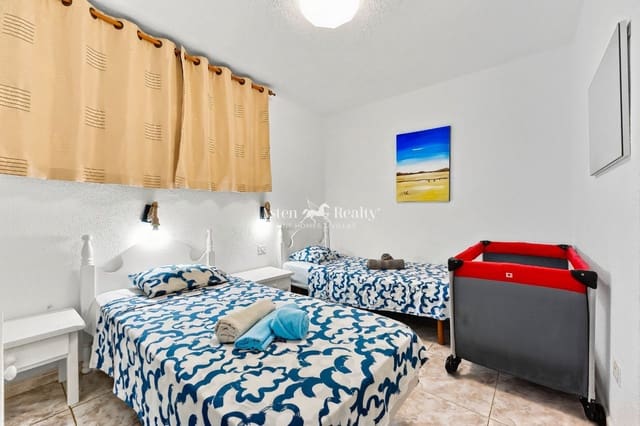 2 soveværelse Lejlighed til salg i Playa de las Americas, Arona med swimmingpool - € 650.000 (Ref: 10098625)