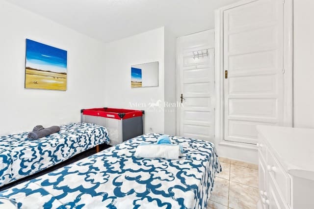 2 soveværelse Lejlighed til salg i Playa de las Americas, Arona med swimmingpool - € 650.000 (Ref: 10098625)