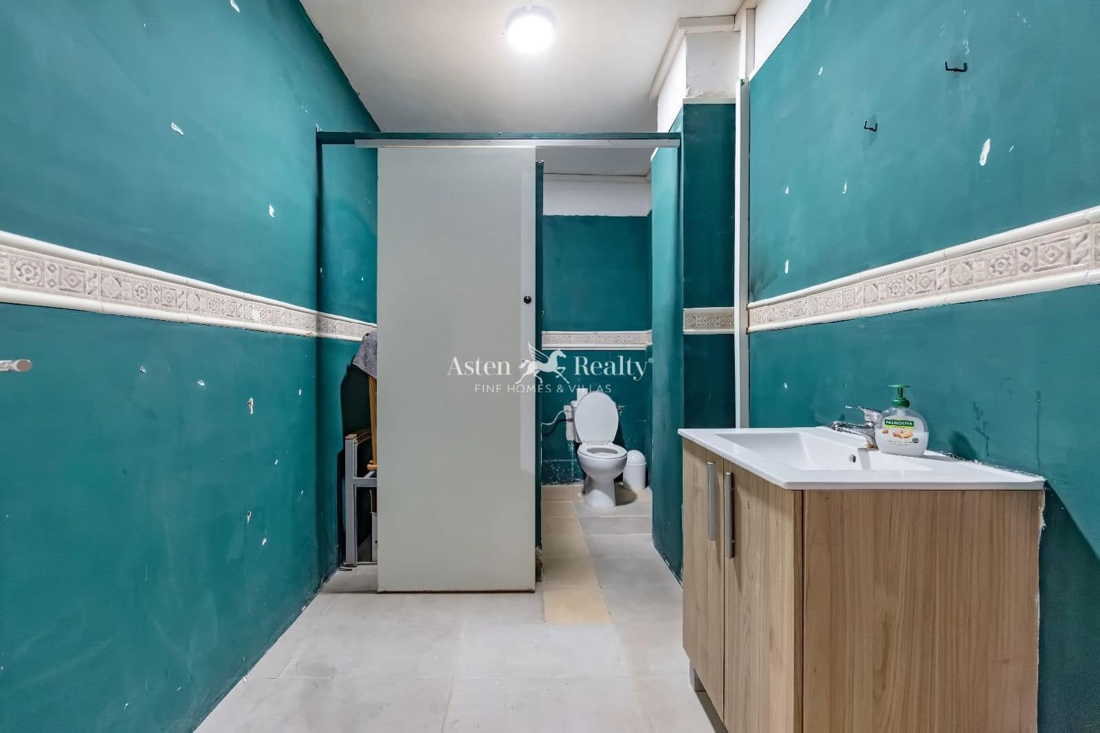 Empresa para venda em Costa Adeje - 150 000 € (Ref: 10099429)
