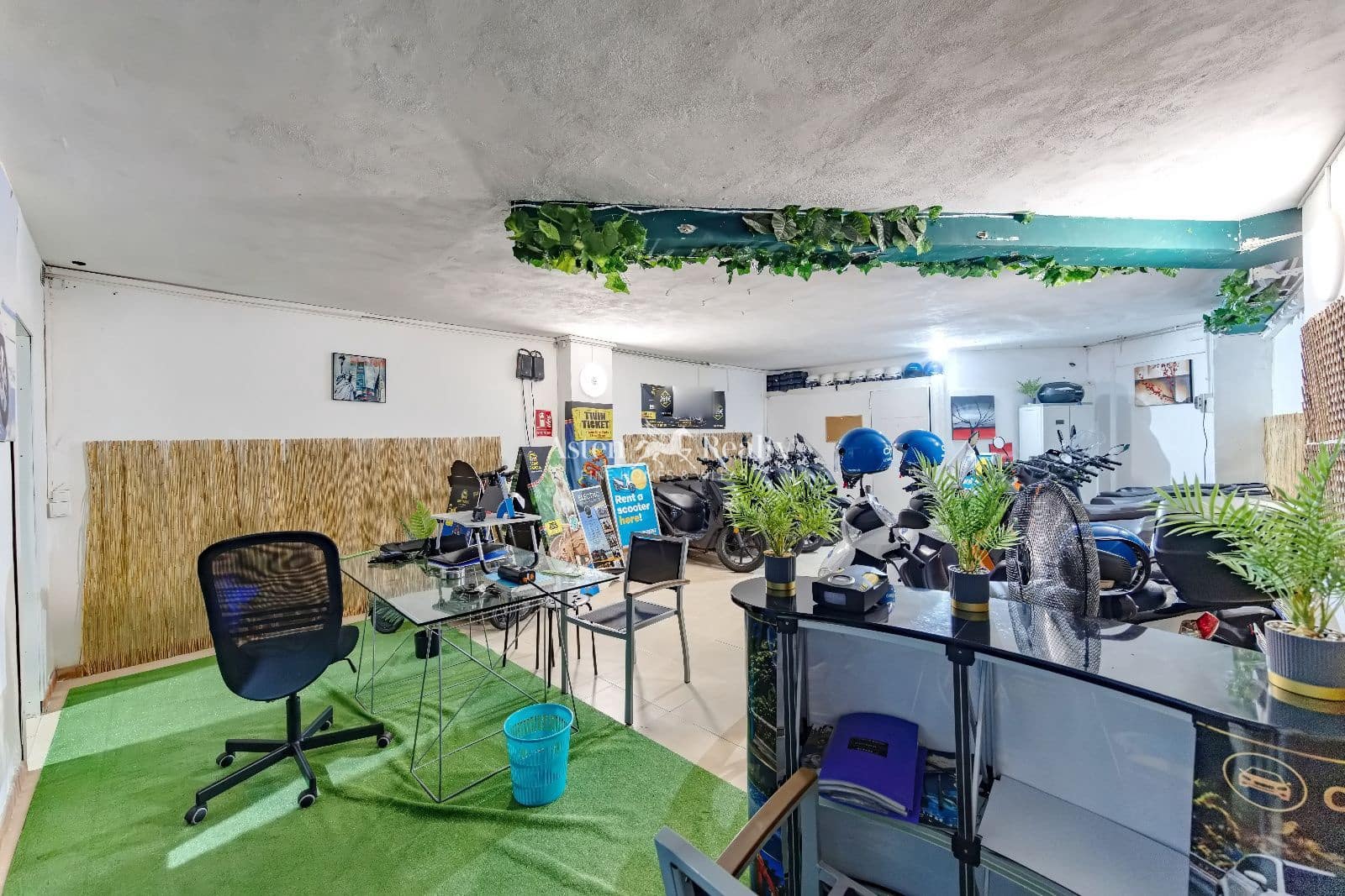 Empresa para venda em Costa Adeje - 150 000 € (Ref: 10099429)