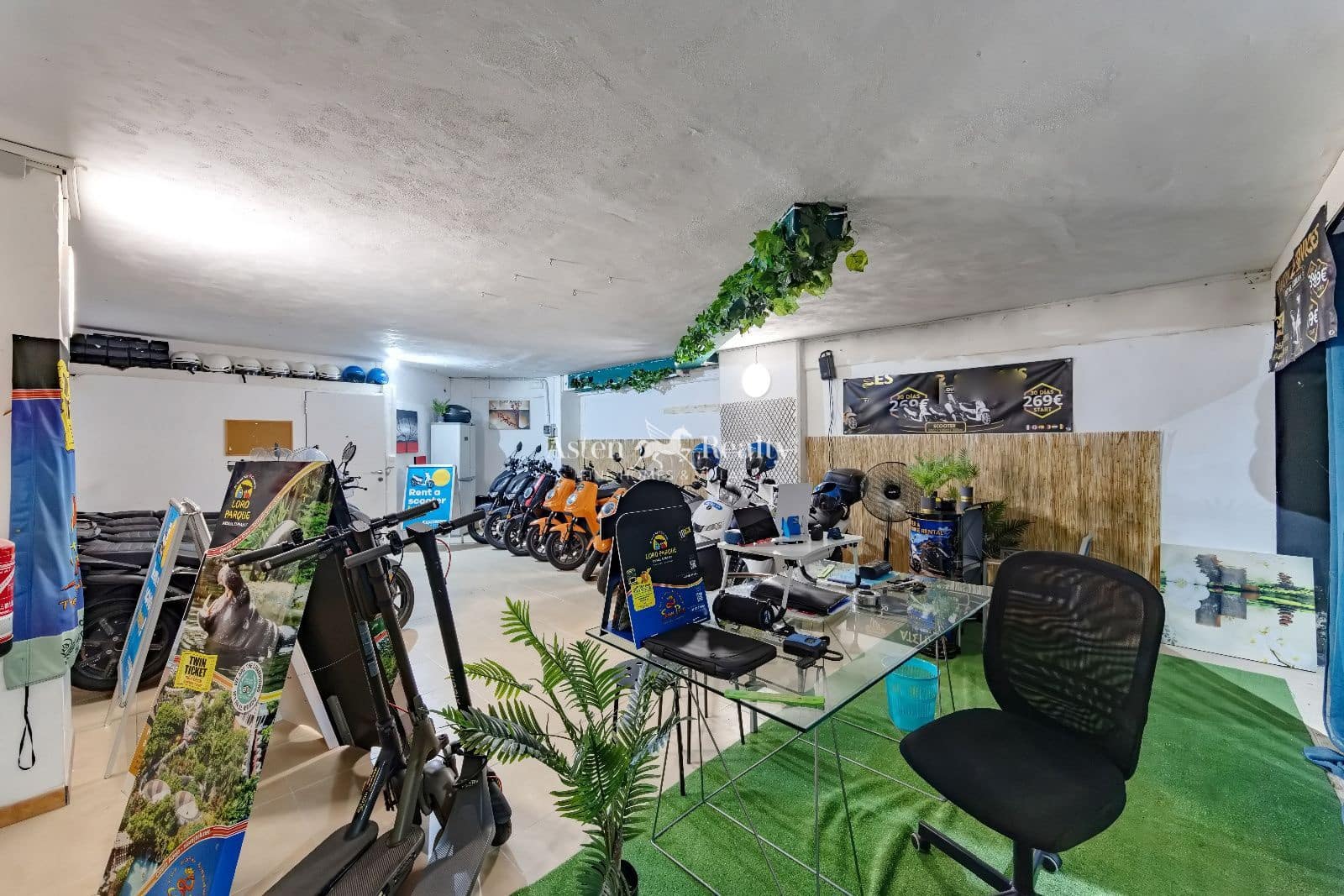 Empresa para venda em Costa Adeje - 150 000 € (Ref: 10099429)